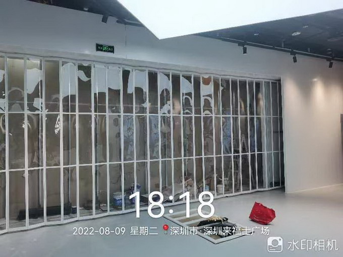推拉折叠门