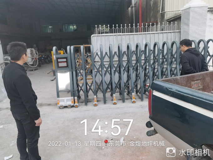 深圳电动伸缩门厂家.jpg